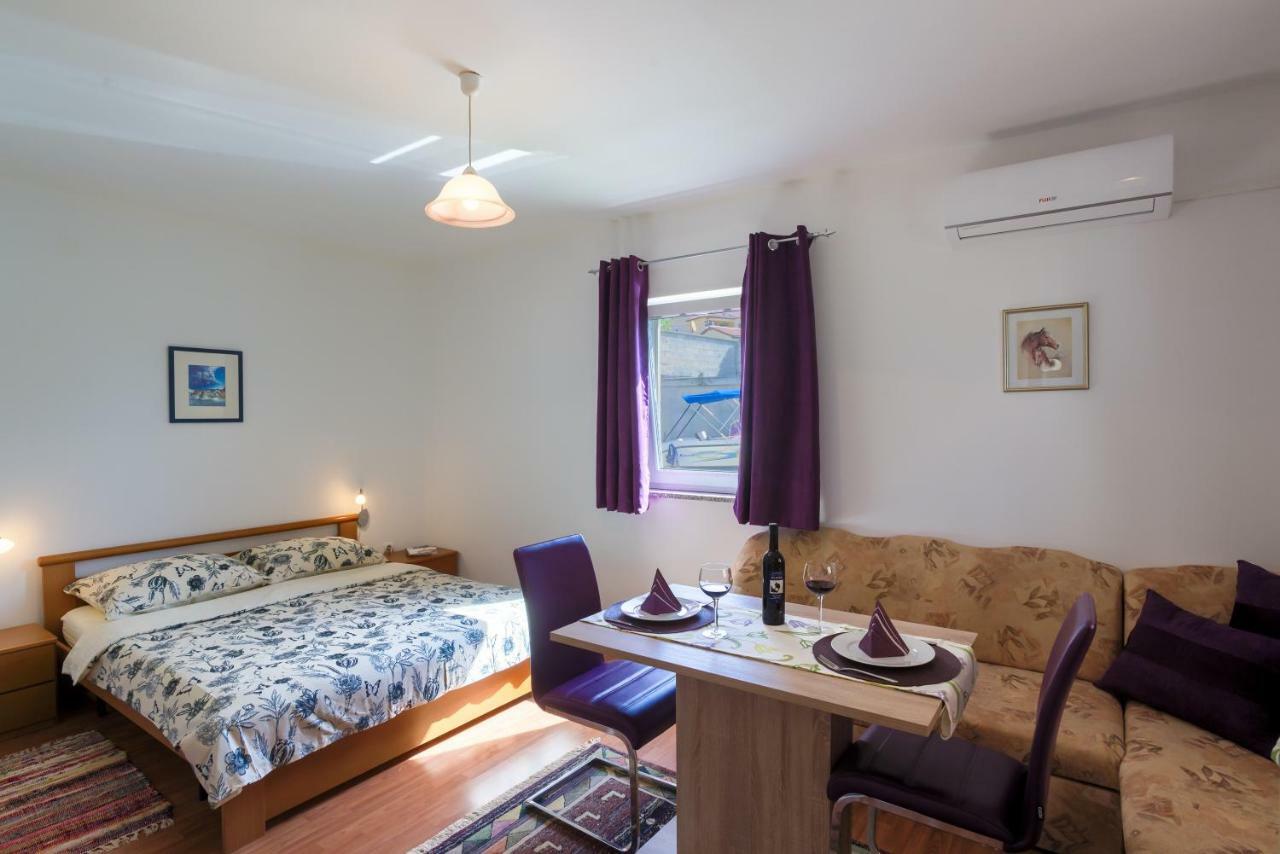 Apartment Monica Ližnjan 外观 照片